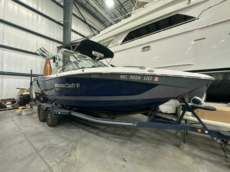 24ft Mastercraft Yacht For Sale