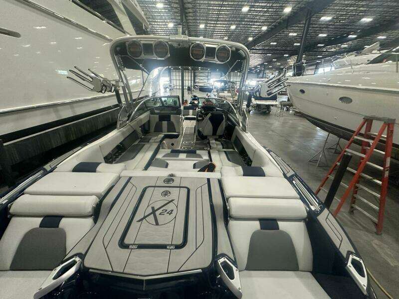 24ft Mastercraft Yacht For Sale