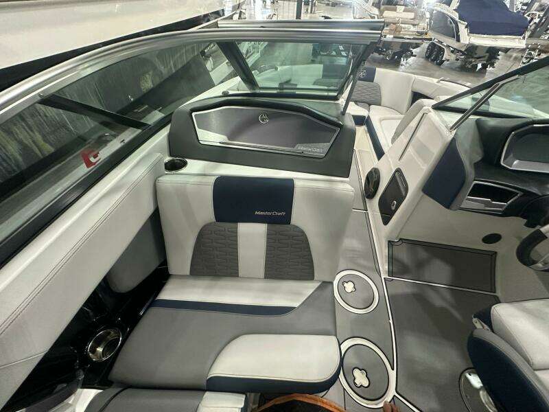 24ft Mastercraft Yacht For Sale