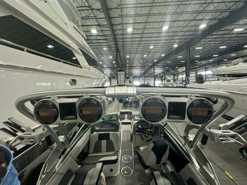 24ft Mastercraft Yacht For Sale