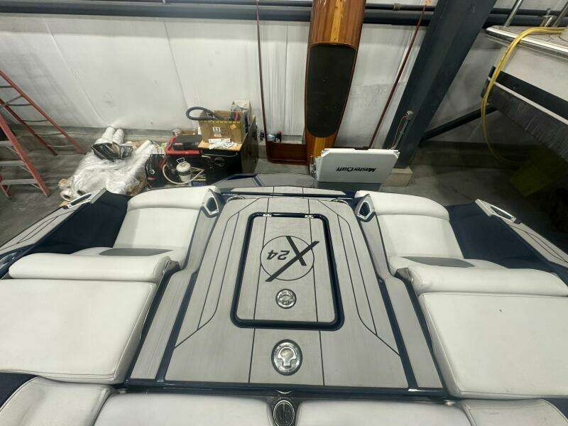 24ft Mastercraft Yacht For Sale