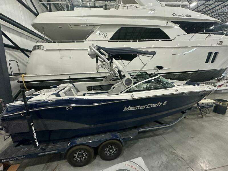 24ft Mastercraft Yacht For Sale