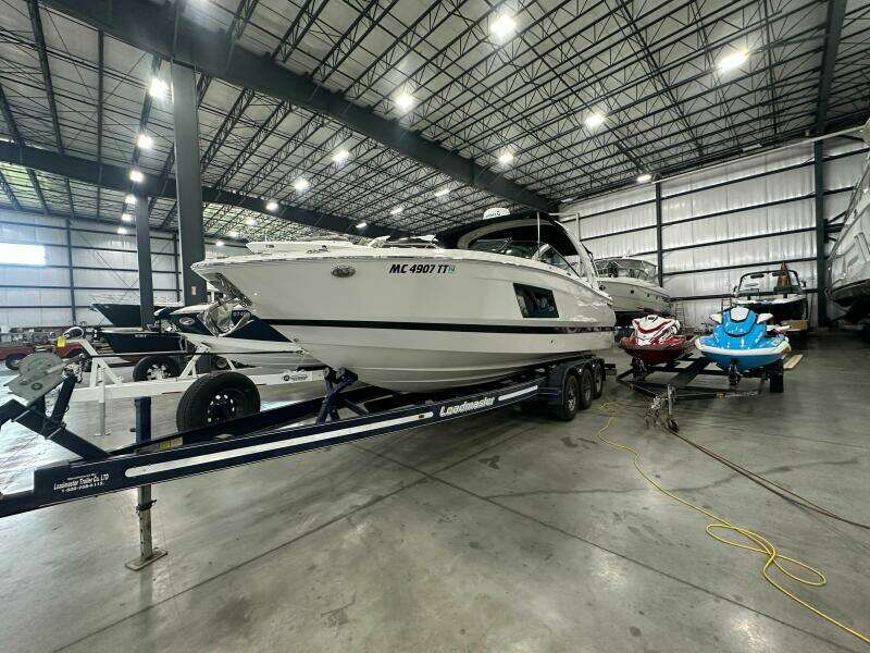 29ft Four Winns Yacht For Sale