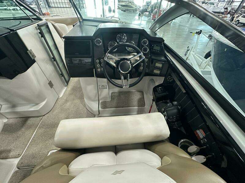 29ft Four Winns Yacht For Sale