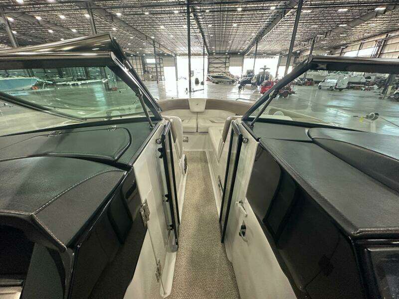 29ft Four Winns Yacht For Sale