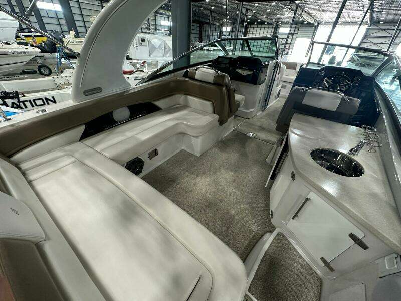 29ft Four Winns Yacht For Sale