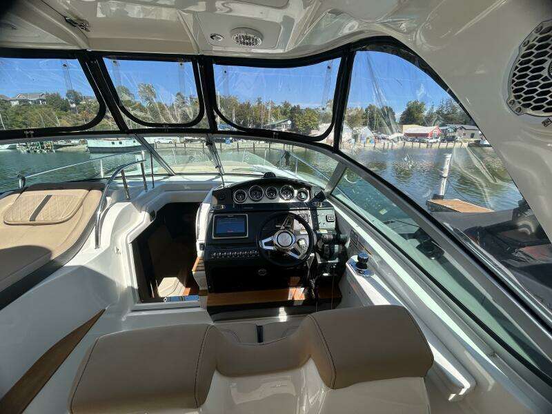 35ft Sea Ray Yacht For Sale