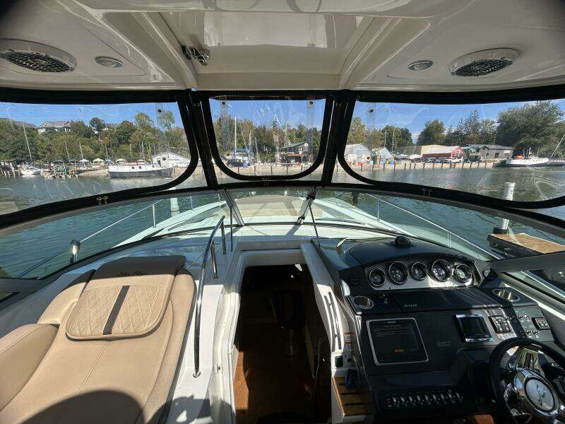 35ft Sea Ray Yacht For Sale