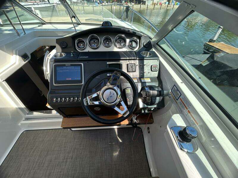 35ft Sea Ray Yacht For Sale