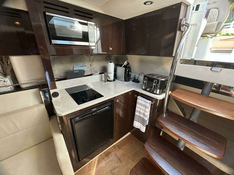 35ft Sea Ray Yacht For Sale