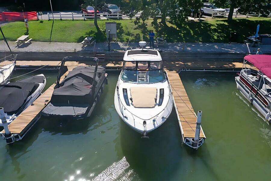35ft Sea Ray Yacht For Sale