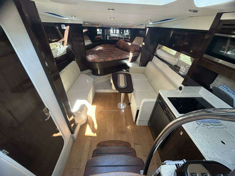 35ft Sea Ray Yacht For Sale