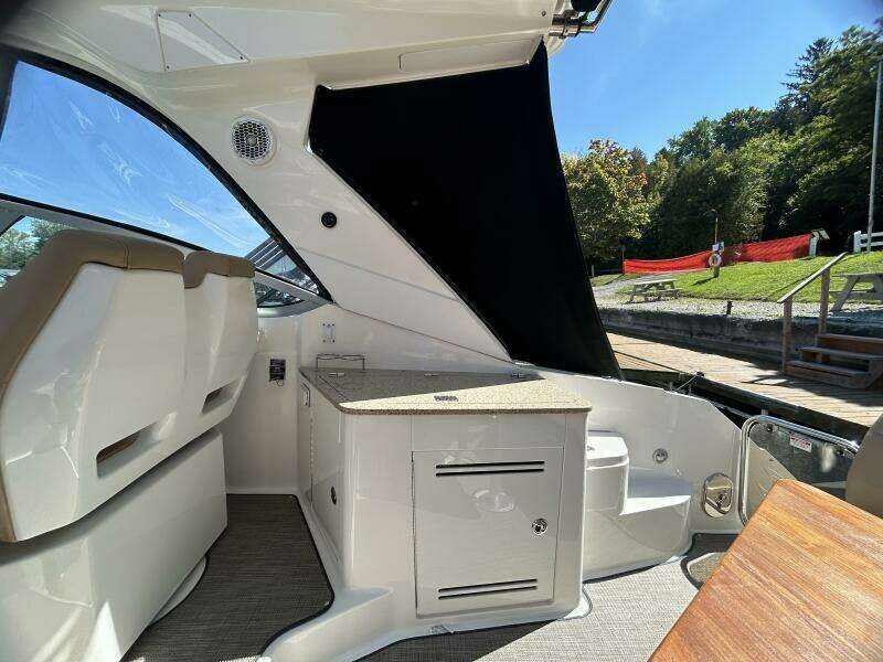 35ft Sea Ray Yacht For Sale
