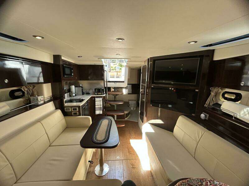 35ft Sea Ray Yacht For Sale