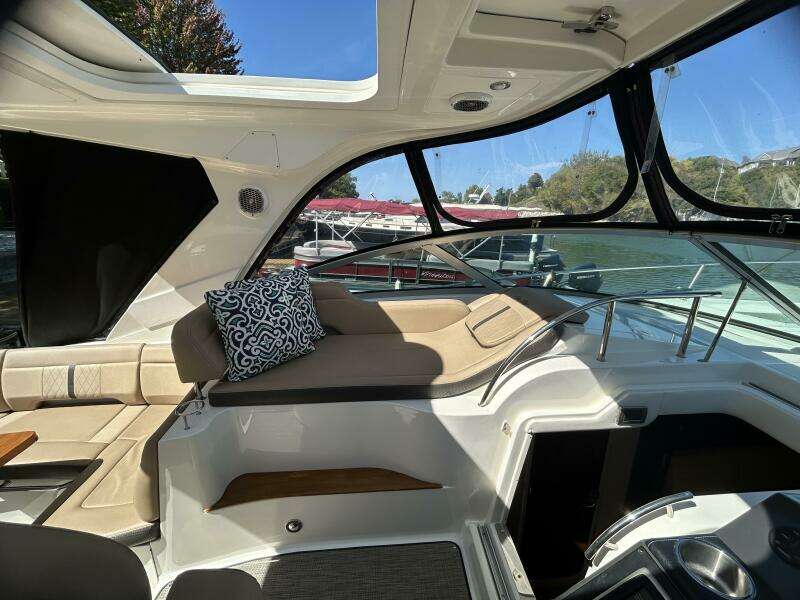 35ft Sea Ray Yacht For Sale
