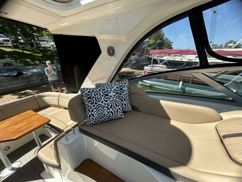 35ft Sea Ray Yacht For Sale