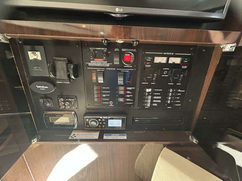 35ft Sea Ray Yacht For Sale
