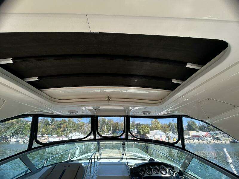 35ft Sea Ray Yacht For Sale