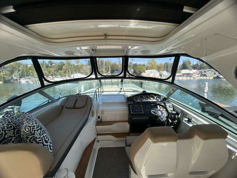 35ft Sea Ray Yacht For Sale