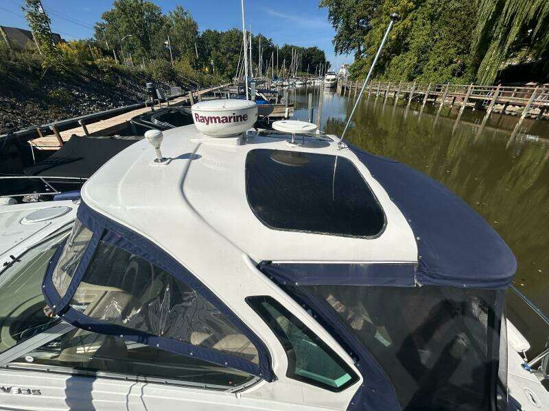 33ft Four Winns Yacht For Sale
