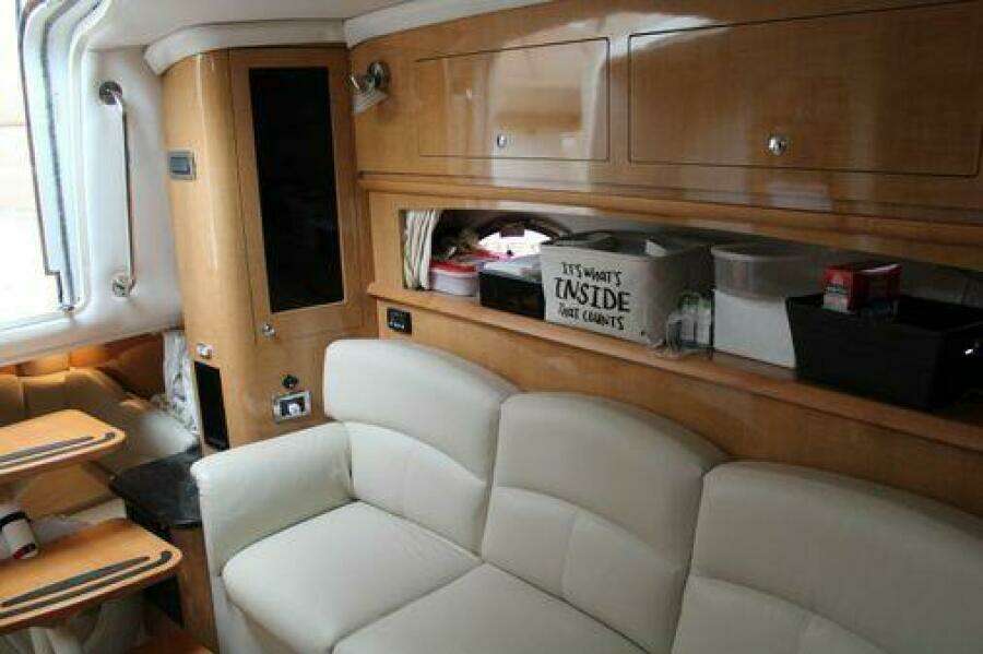33ft Four Winns Yacht For Sale