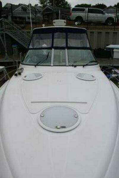 33ft Four Winns Yacht For Sale