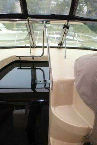 33ft Four Winns Yacht For Sale