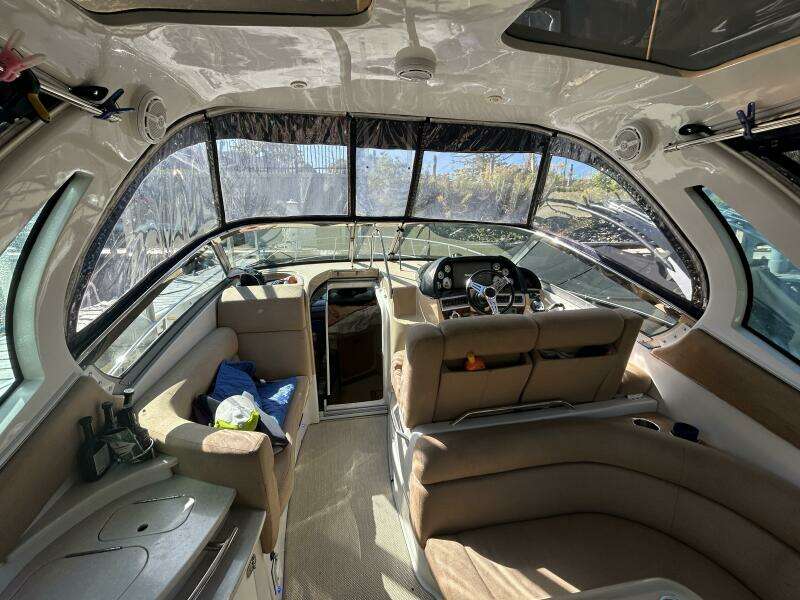 33ft Four Winns Yacht For Sale