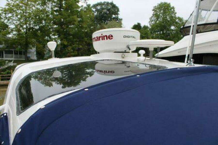 33ft Four Winns Yacht For Sale