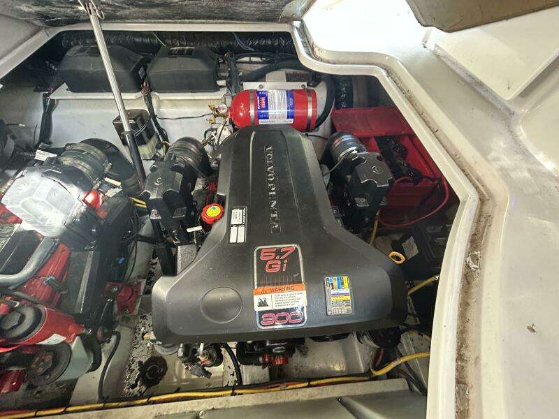 33ft Four Winns Yacht For Sale