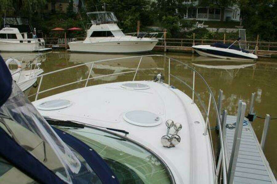 33ft Four Winns Yacht For Sale