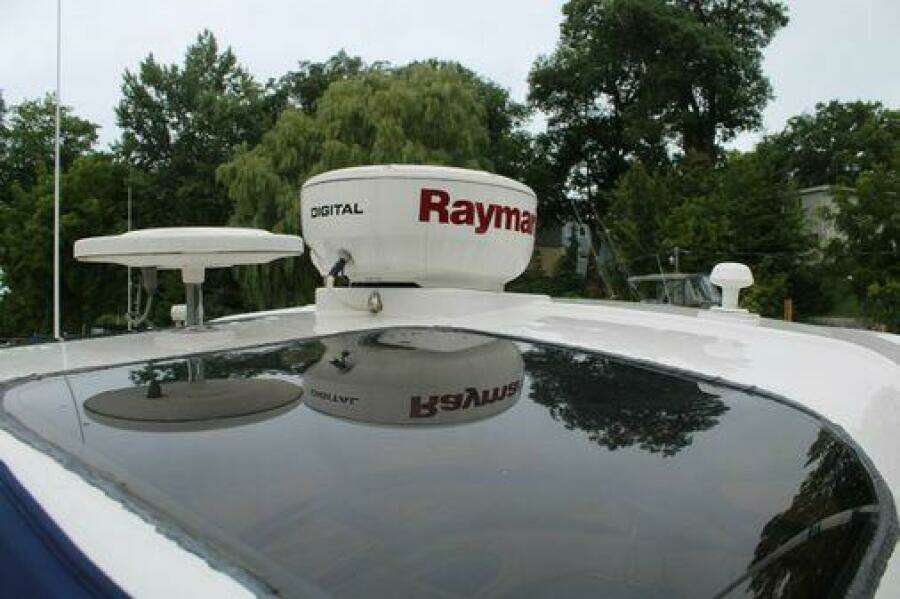 33ft Four Winns Yacht For Sale