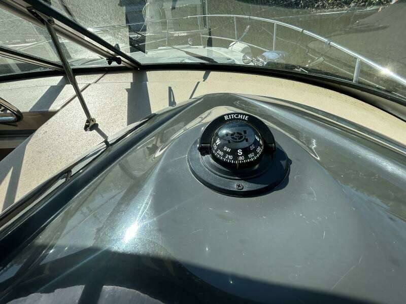 33ft Four Winns Yacht For Sale