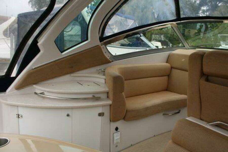 33ft Four Winns Yacht For Sale