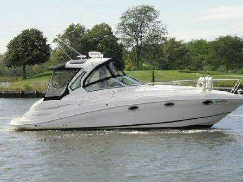 33ft Four Winns Yacht For Sale