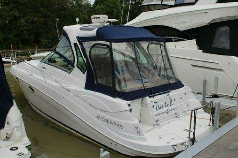 33ft Four Winns Yacht For Sale