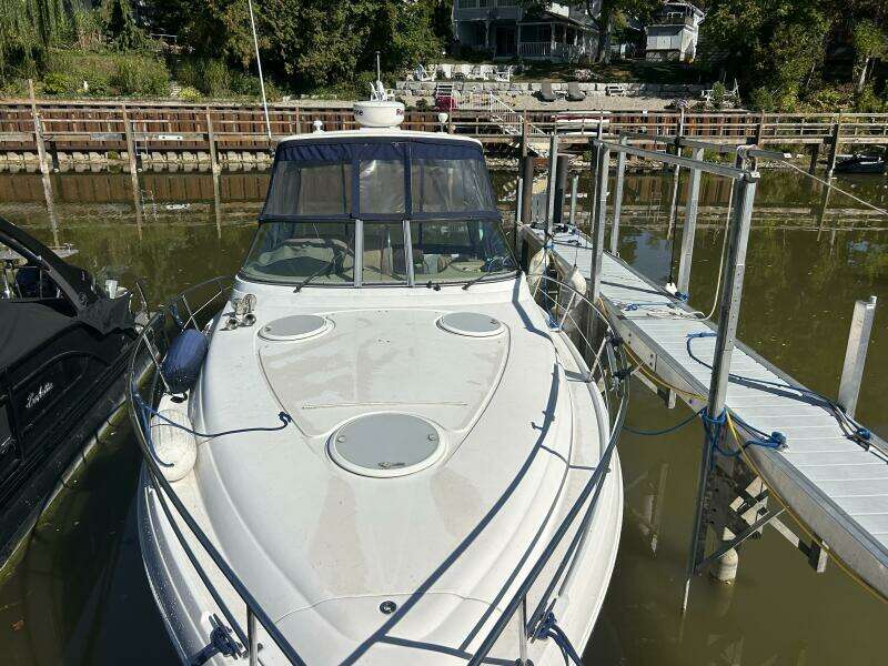 33ft Four Winns Yacht For Sale