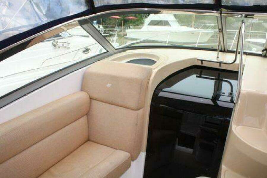 33ft Four Winns Yacht For Sale