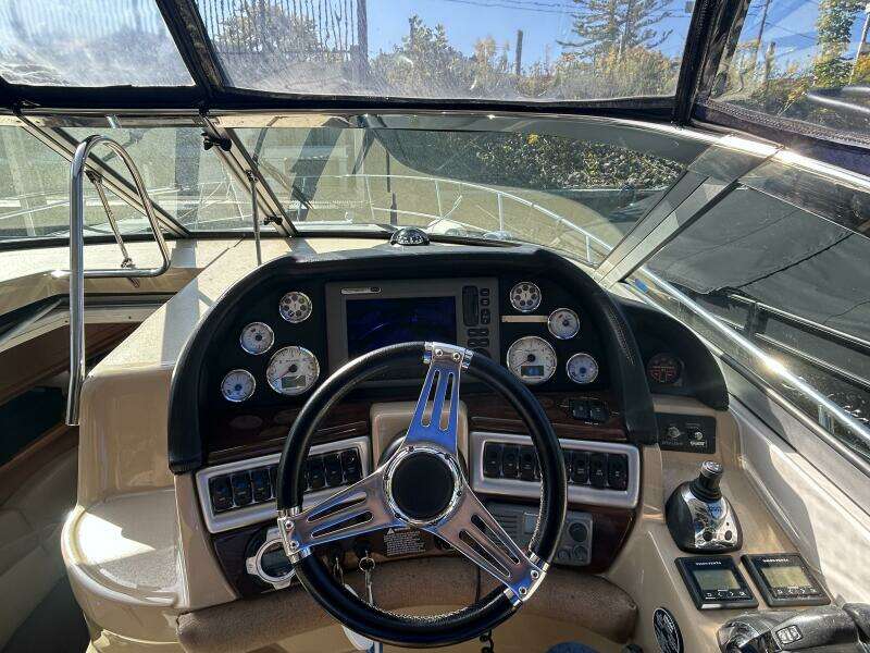 33ft Four Winns Yacht For Sale