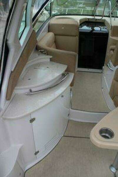 33ft Four Winns Yacht For Sale