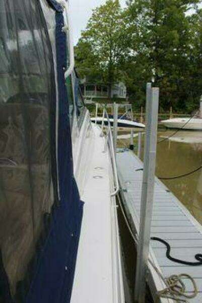 33ft Four Winns Yacht For Sale