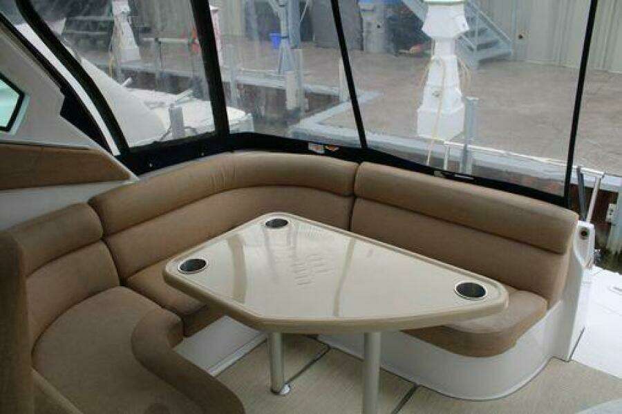 33ft Four Winns Yacht For Sale