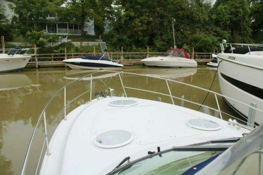 33ft Four Winns Yacht For Sale