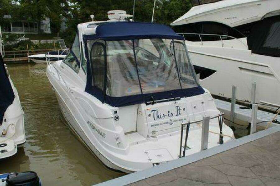 33ft Four Winns Yacht For Sale