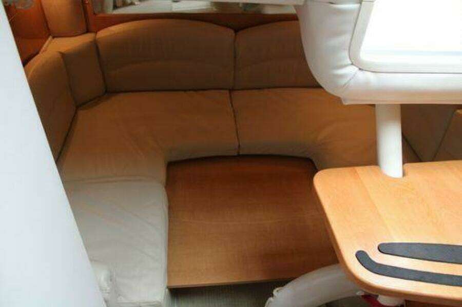 33ft Four Winns Yacht For Sale