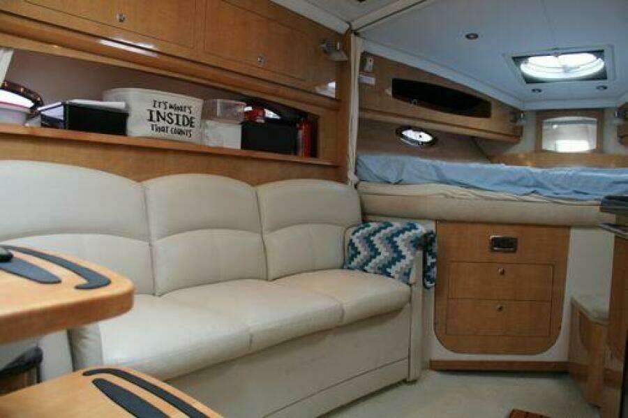 33ft Four Winns Yacht For Sale
