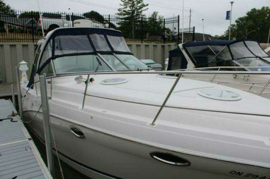 33ft Four Winns Yacht For Sale
