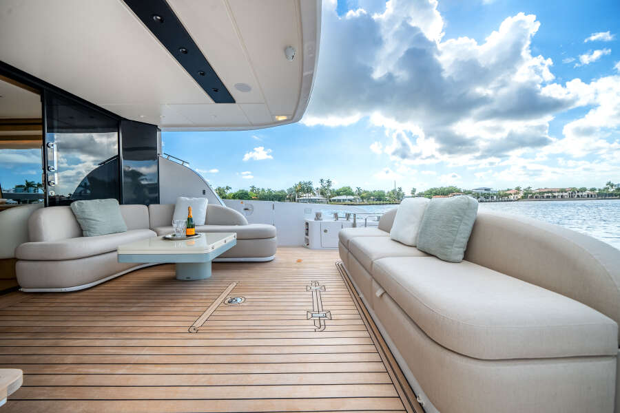 62ft Azimut Yacht For Sale