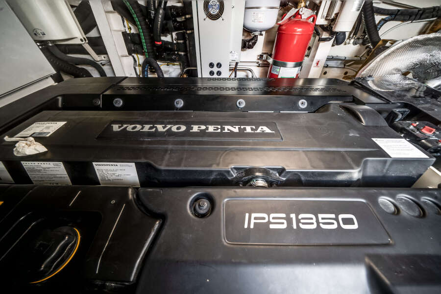 62ft Azimut Yacht For Sale