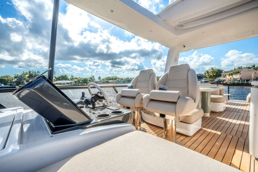 62ft Azimut Yacht For Sale